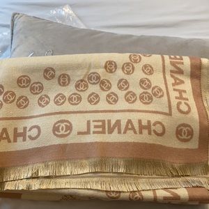 Authentic Chanel 65% Cashmere and 35% silk scarf. Can be used wither side.